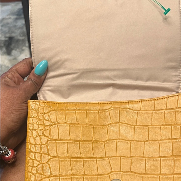 H&M Mustard Crocodile-Embossed Crossbody Bag - Picture 3 of 6